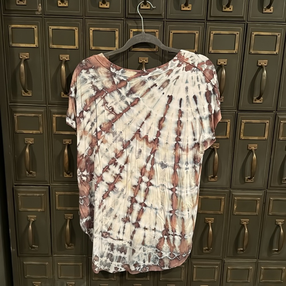 Brightly Twisted Top - Picture 6 of 7